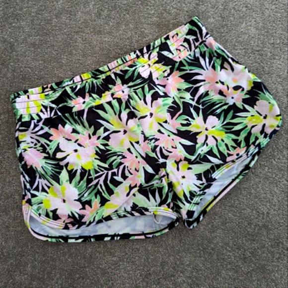 Volcom Other - VOLCOM floral print swim shorts trunks for women size Large